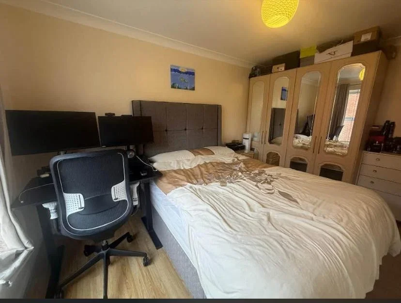 Flat Wesley Avenue in Greater London
