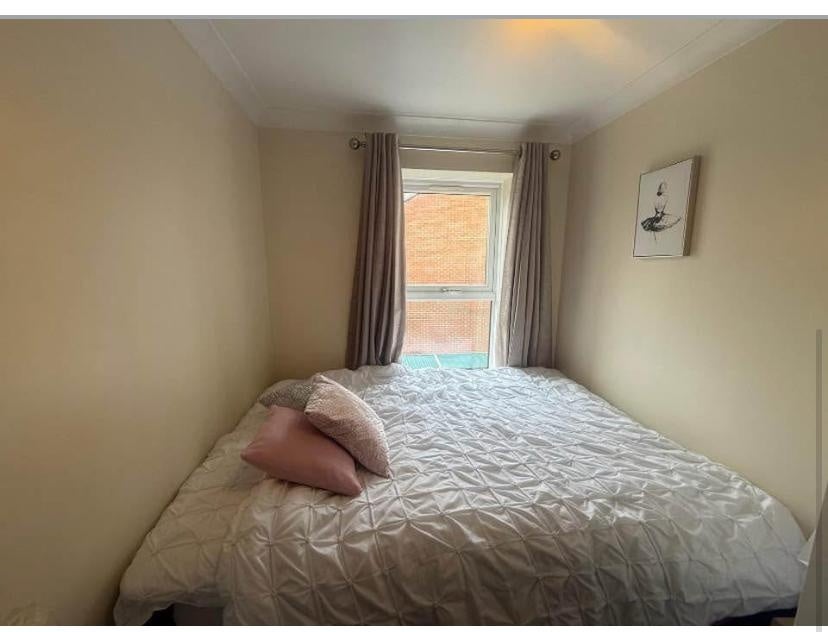 Flat Wesley Avenue in Greater London