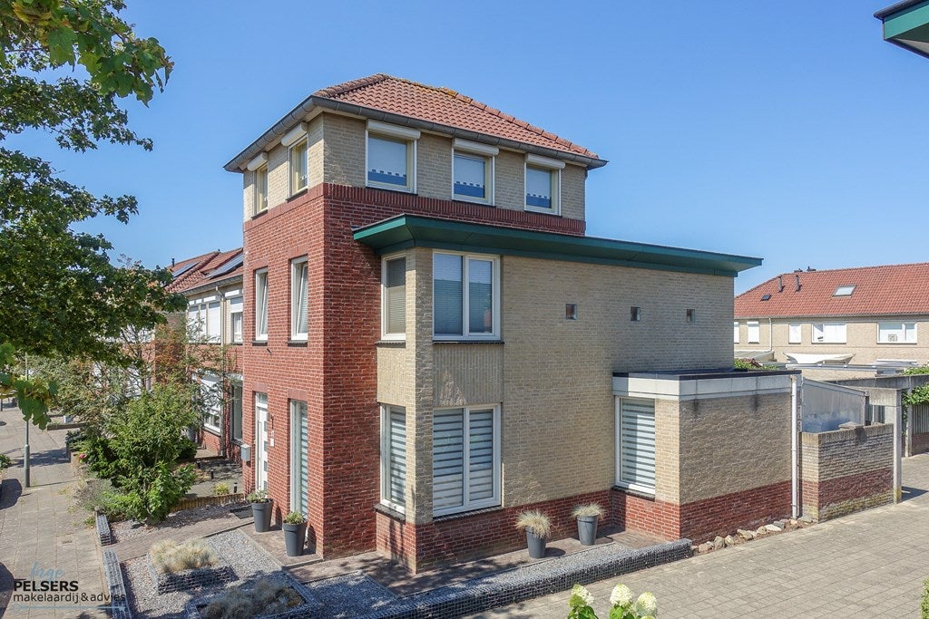Huis Rinus Pereirastraat 17 in Reuver