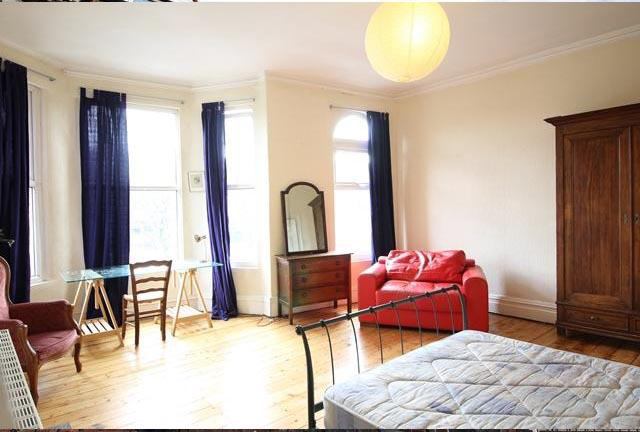 Room Preston Grove in Liverpool