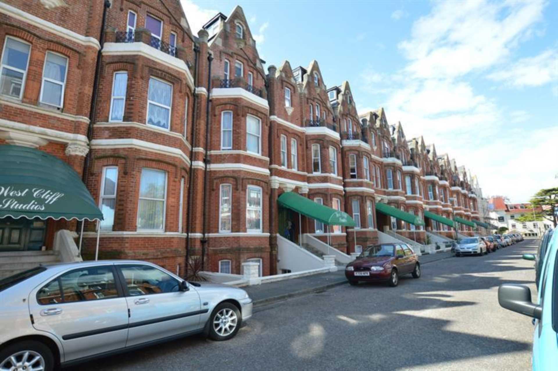 Flat Durley Gardens in Bournemouth