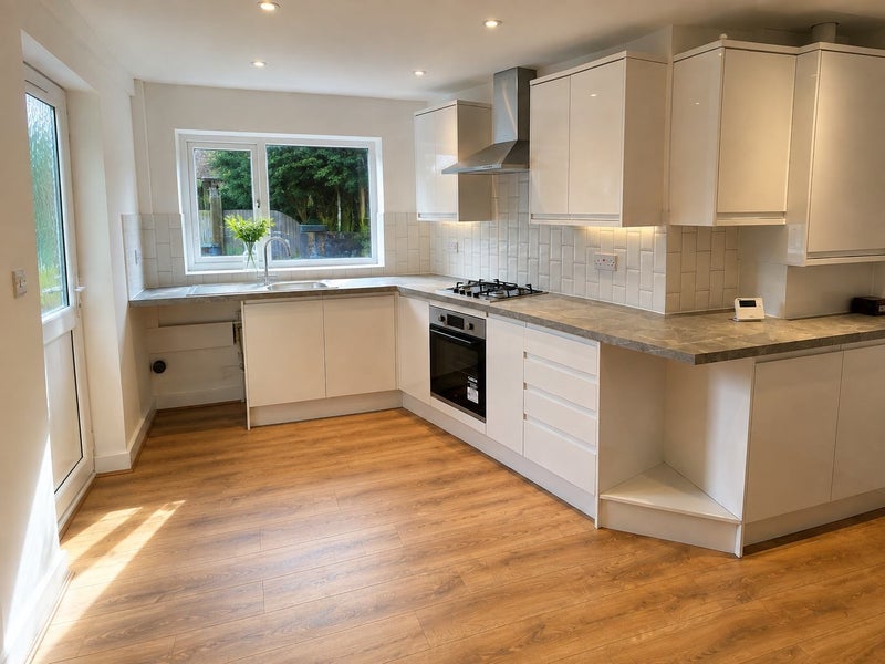 Room Chesham Road in Bury