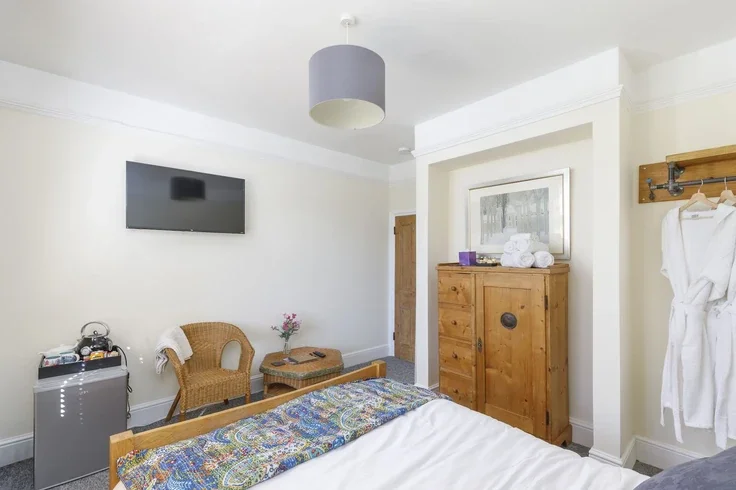 Room De Courcel Road in Brighton