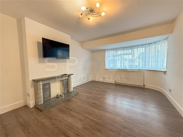 Flat Westmere Drive in Greater London