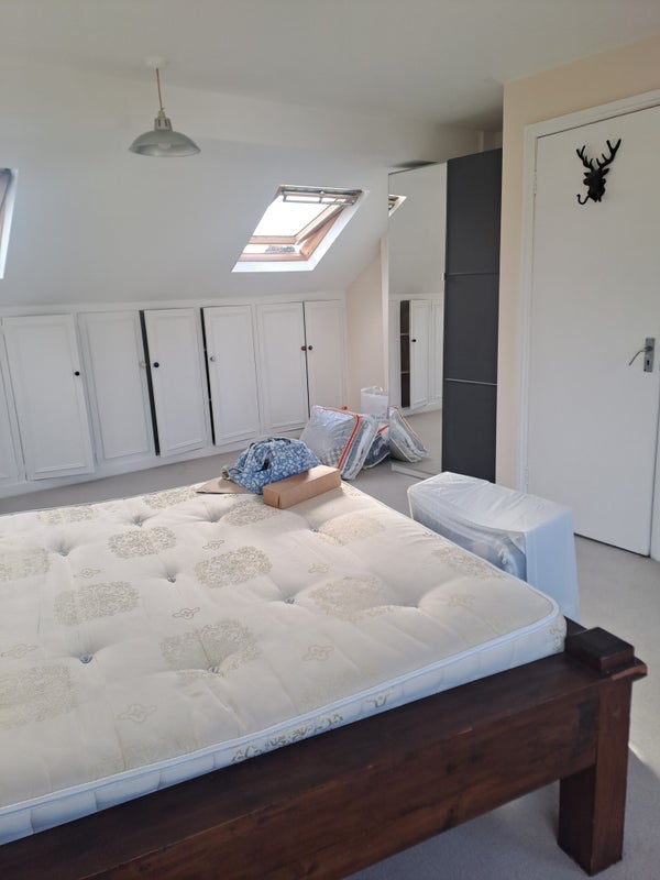 Room Larnach Road in Greater London