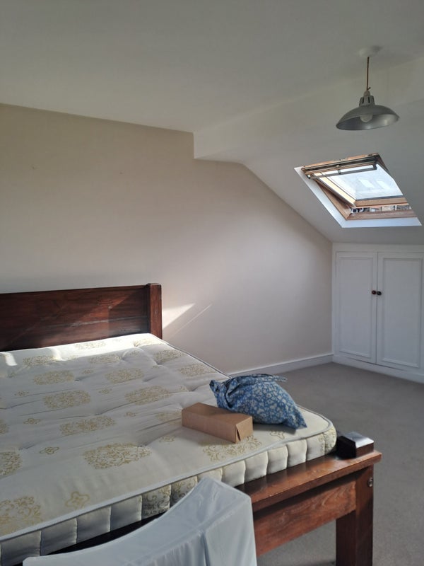Room Larnach Road in Greater London