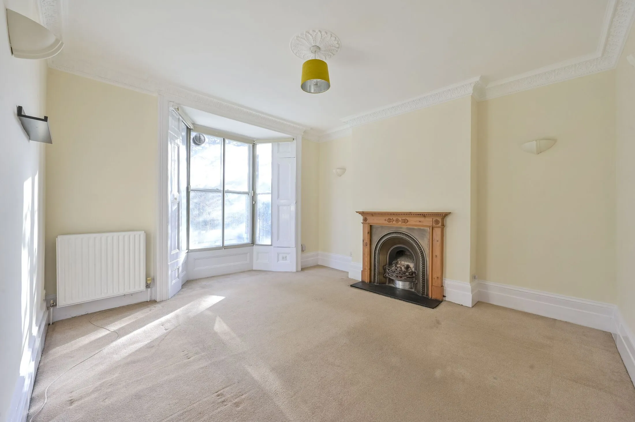 Flat Kingston Road in Greater London