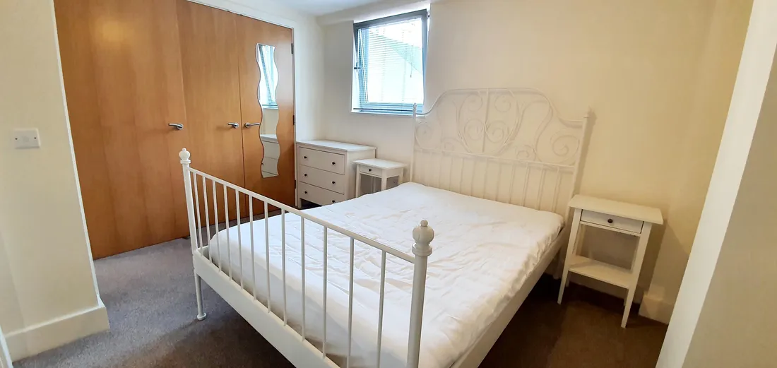 Flat Golate in Cardiff