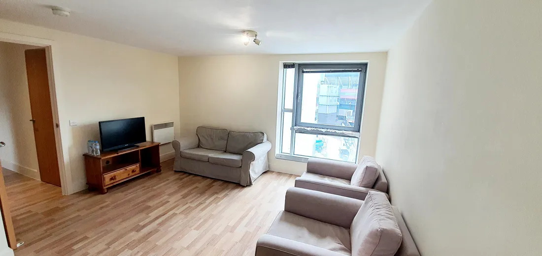 Flat Golate in Cardiff