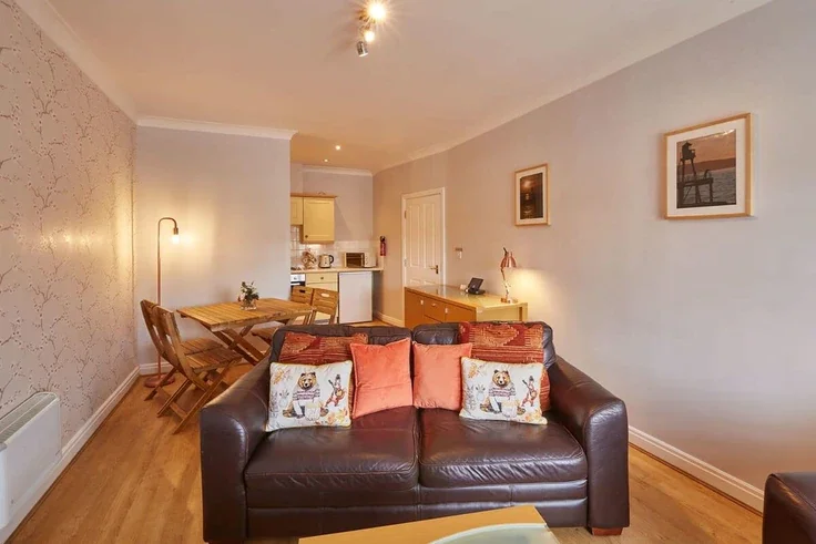 Flat Whitehall Landing in Whitby