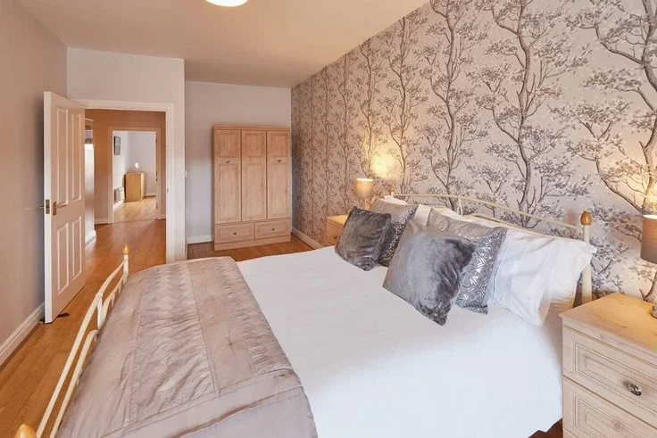 Flat Whitehall Landing in Whitby