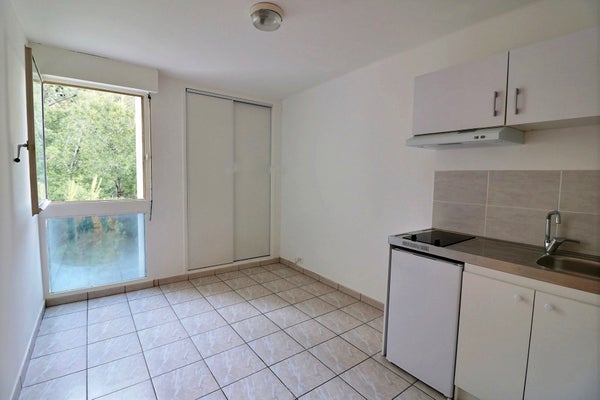 Flat Rue du Commandant Rolland in Marseille