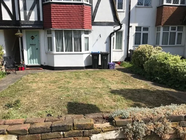 Flat Tudor Drive in Greater London