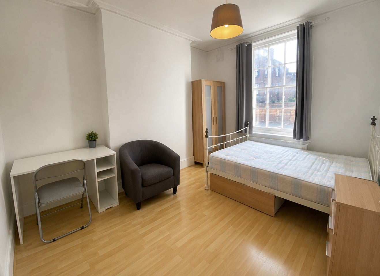 Room Copenhagen Street in Greater London