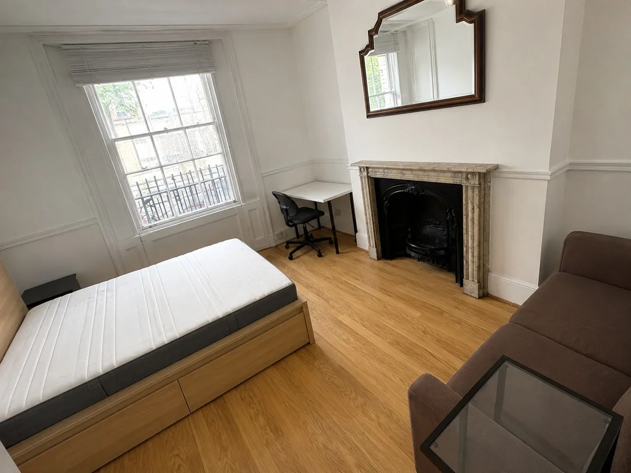 Room Copenhagen Street in Greater London