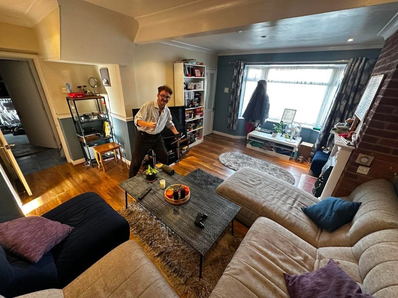 Room Headley Park Avenue in Bristol