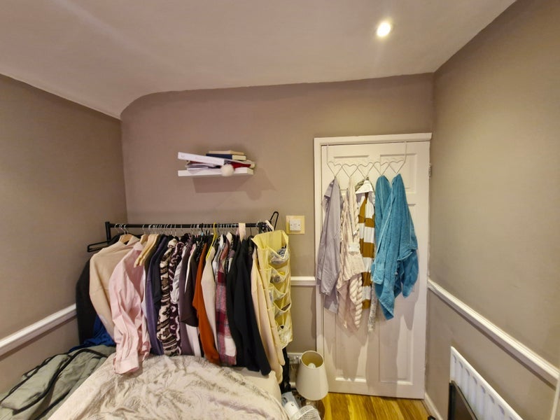 Room Headley Park Avenue in Bristol