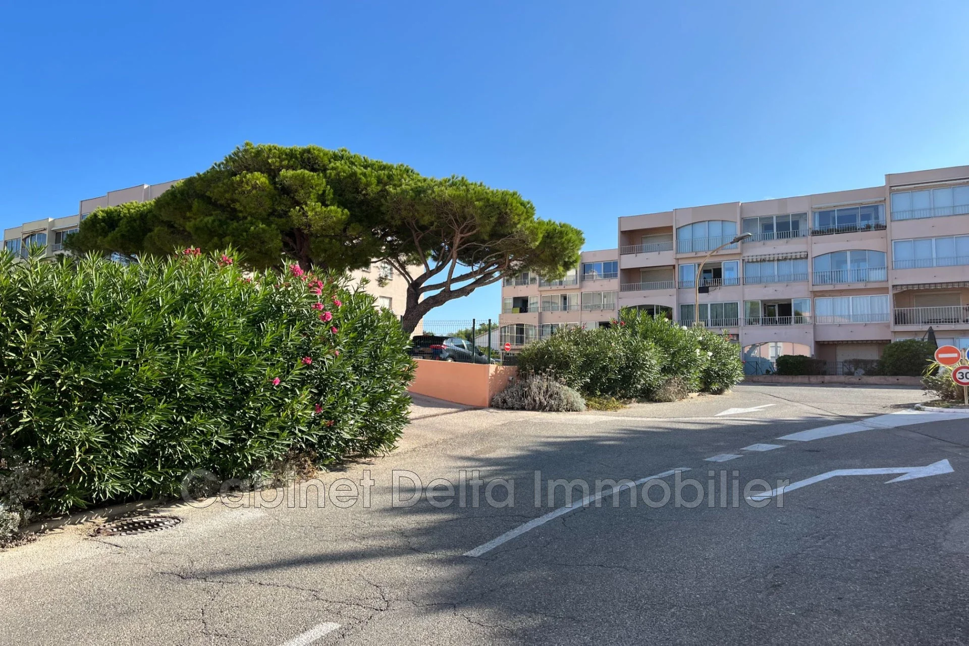 Appartement Avenue du Deuxième Spahis à Sanary-sur-Mer