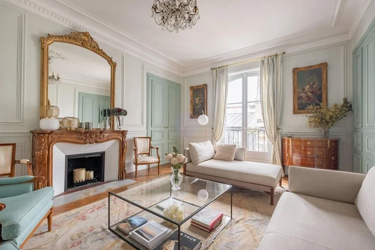 Flat Rue d'Anjou in Paris