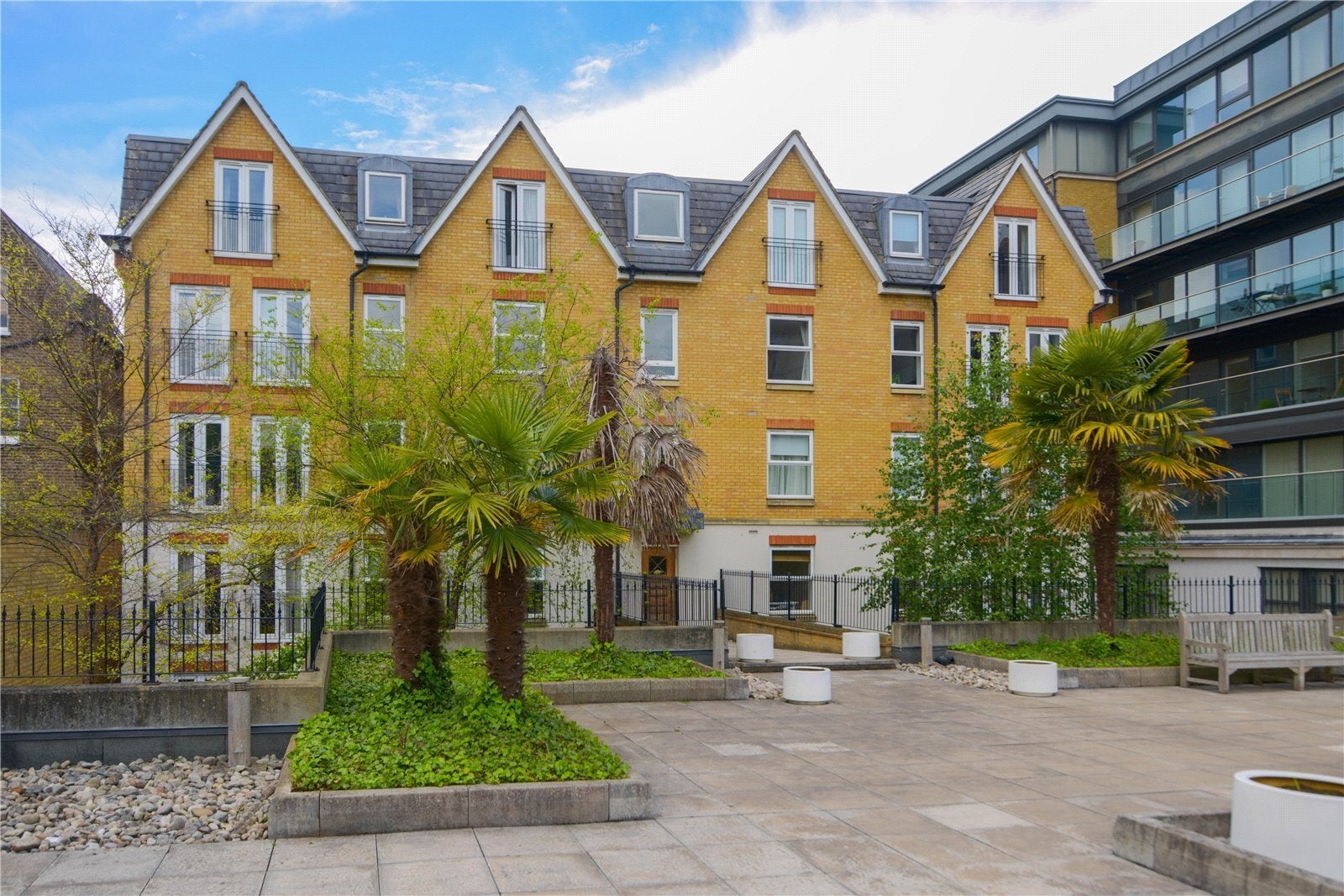 Flat Marlborough Road in Greater London