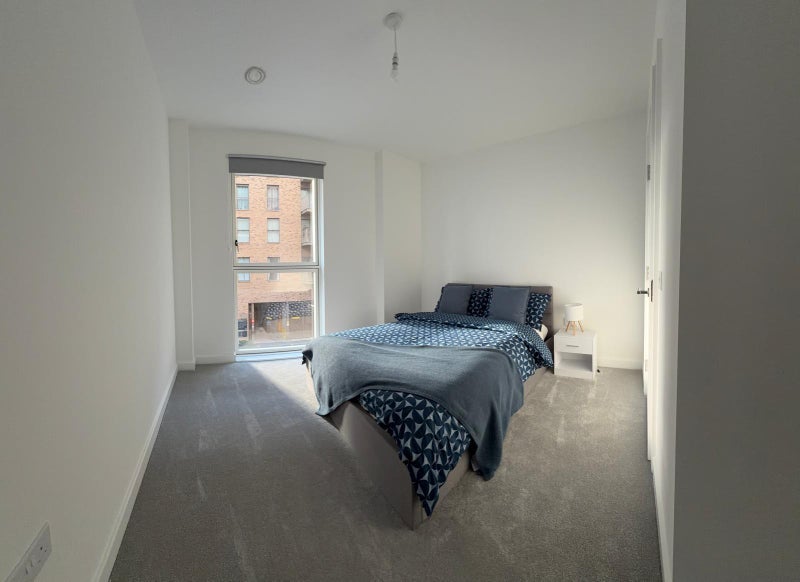 Room Banks Road in Greater London