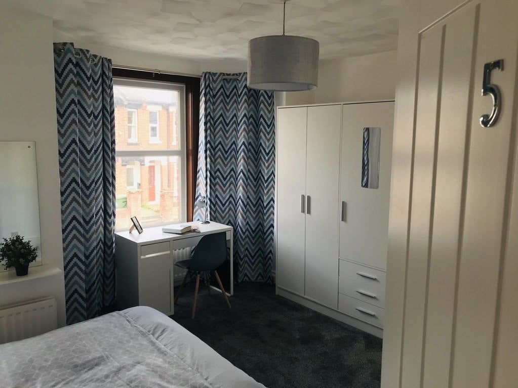 Room Rollesbrook Gardens in Southampton