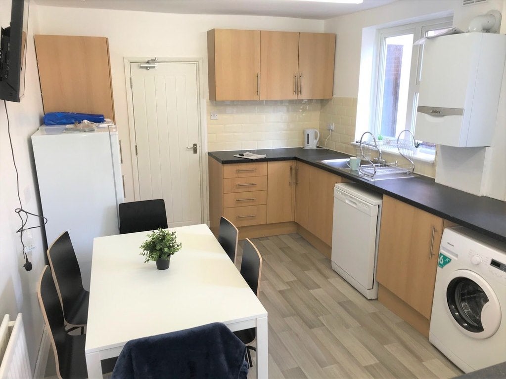 Room Rollesbrook Gardens in Southampton
