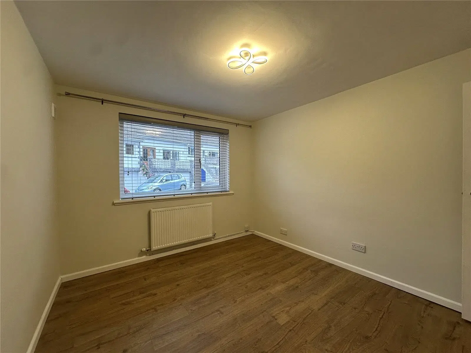 Flat Merlins Court in Tenby
