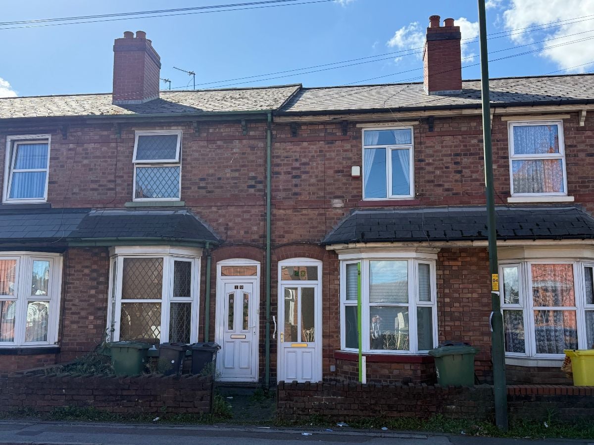 House Wellington Place in Willenhall