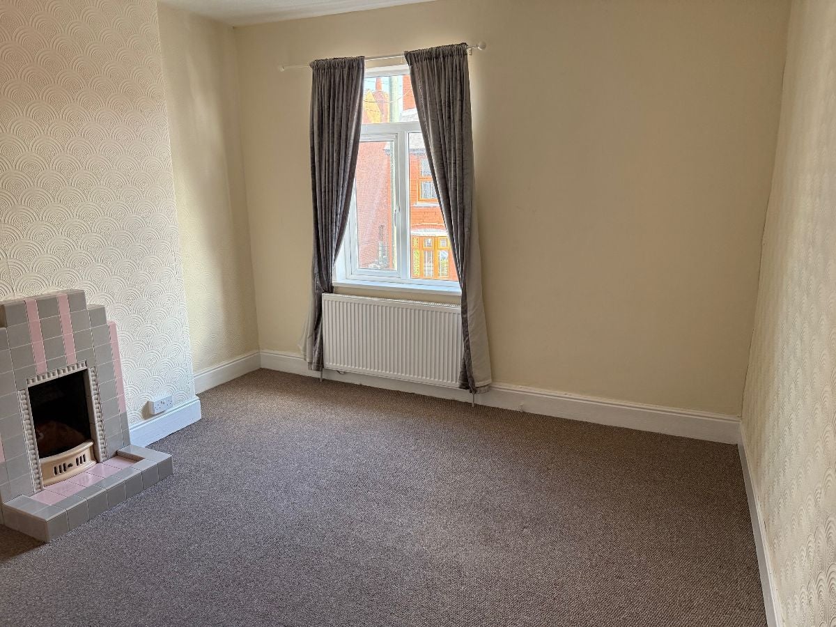 House Wellington Place in Willenhall