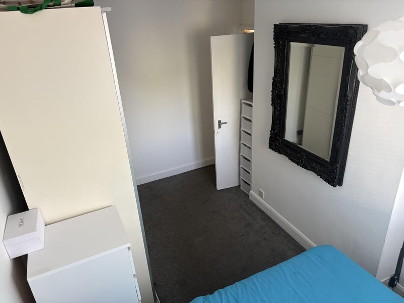 Room Warley Street in Greater London