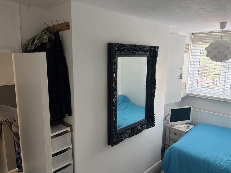 Room Warley Street in Greater London