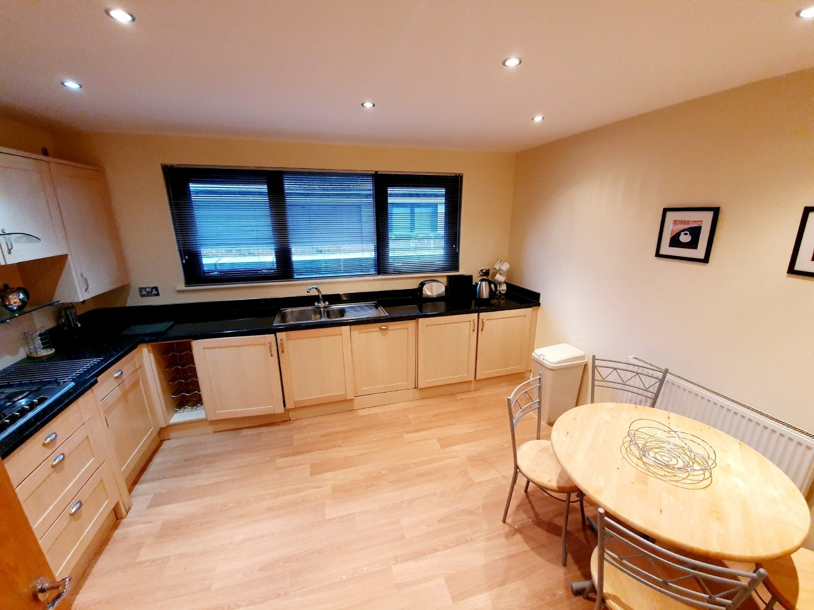 Flat Carisbrooke Road in Leeds