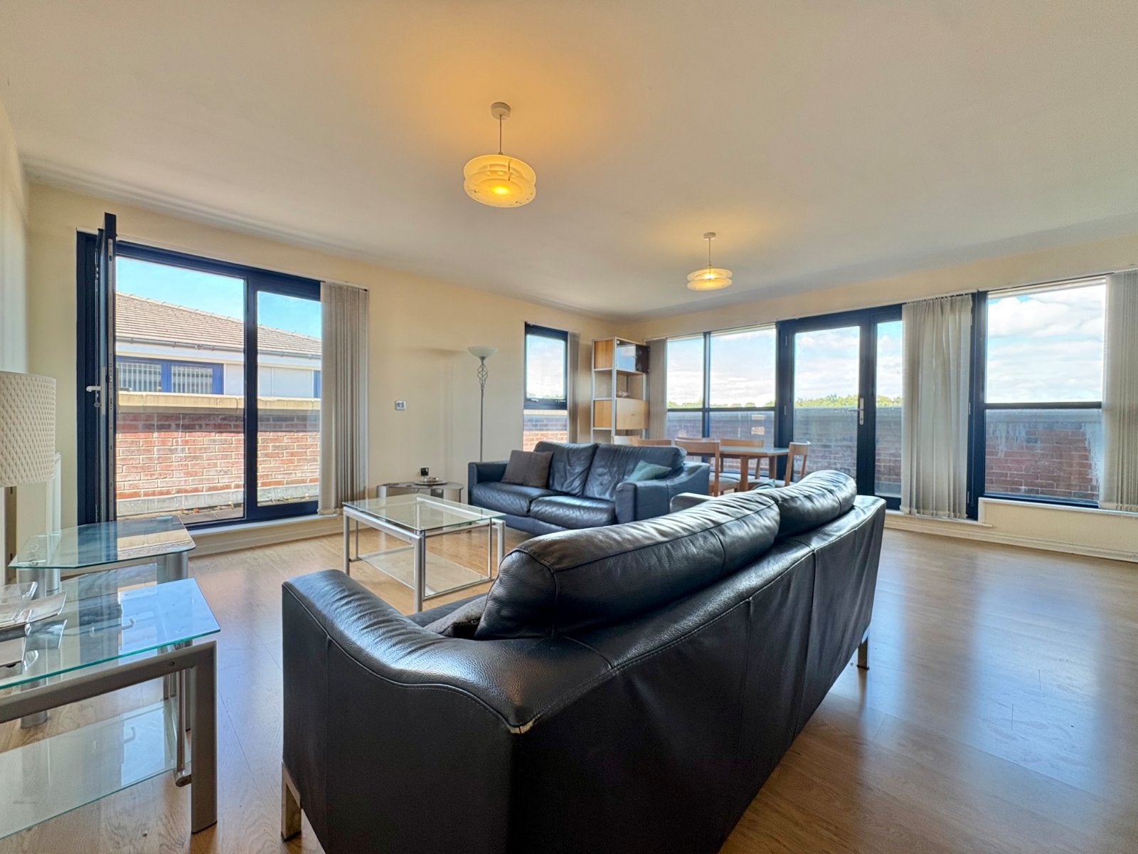 Flat Carisbrooke Road in Leeds