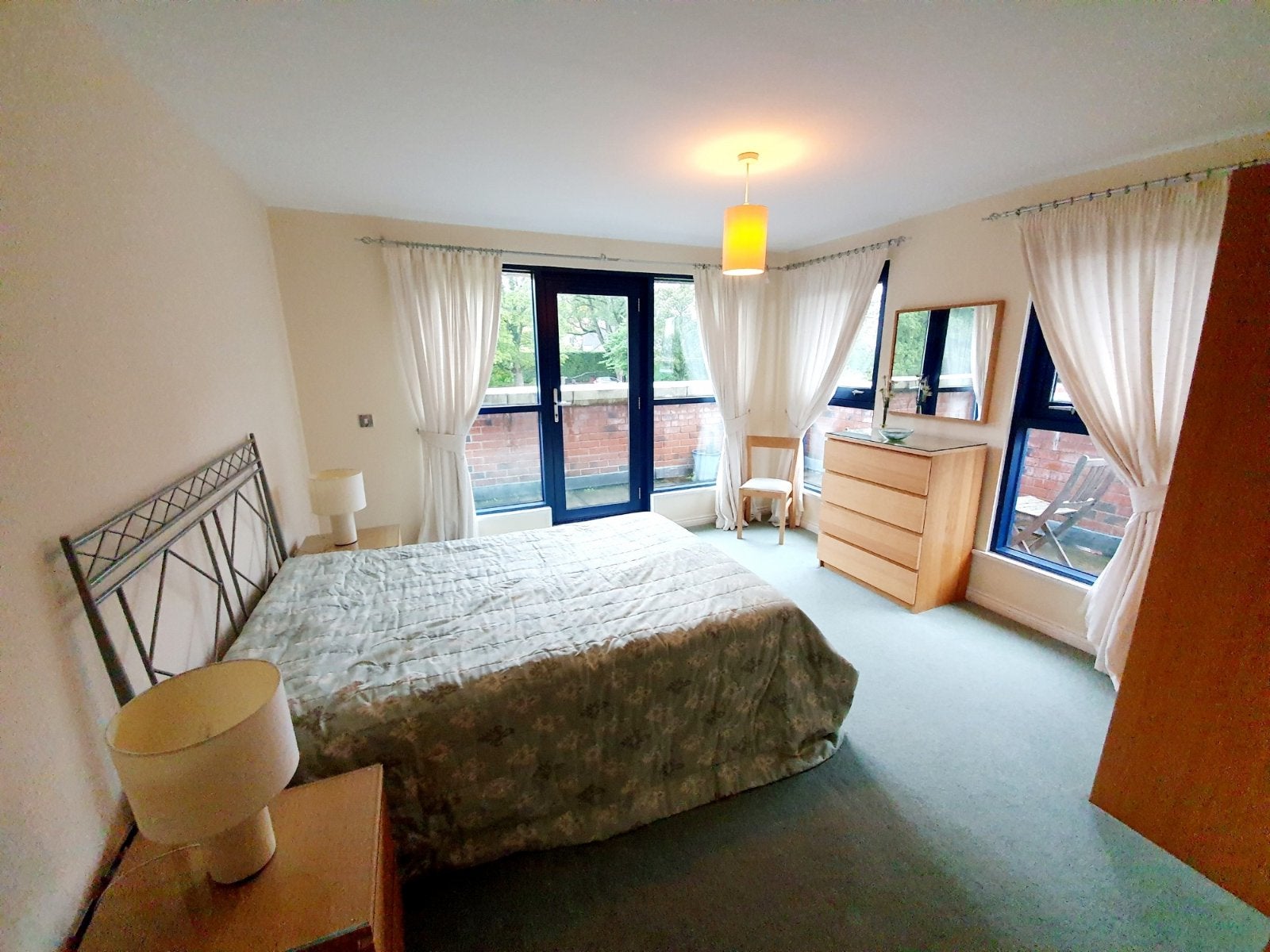 Flat Carisbrooke Road in Leeds