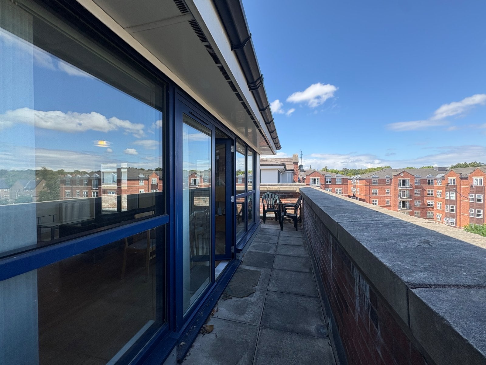 Flat Carisbrooke Road in Leeds