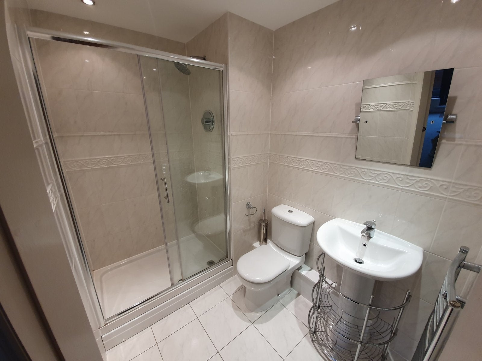 Flat Carisbrooke Road in Leeds
