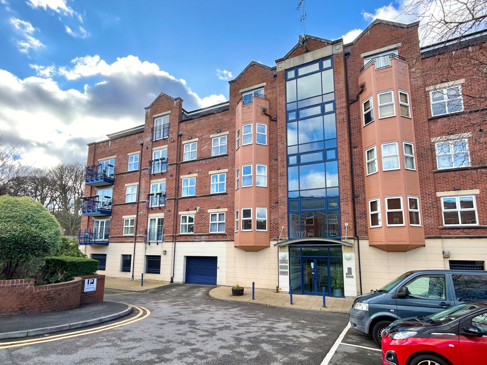 Flat Carisbrooke Road in Leeds