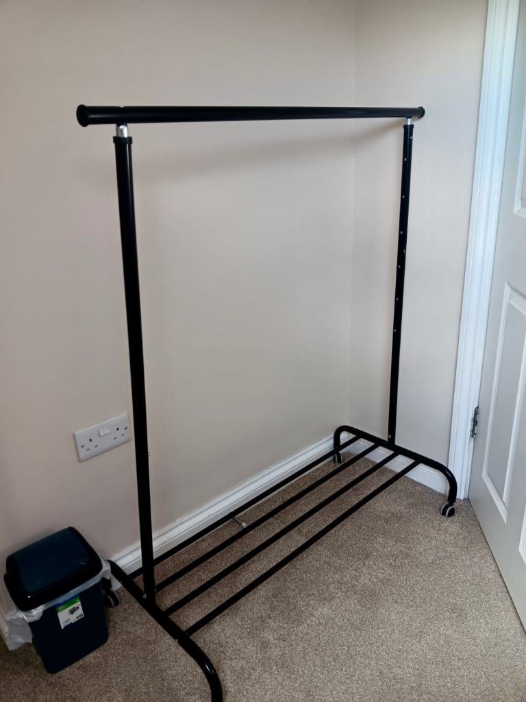 Room Preston Gardens in Greater London