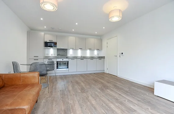 Flat Blondin Way in Greater London