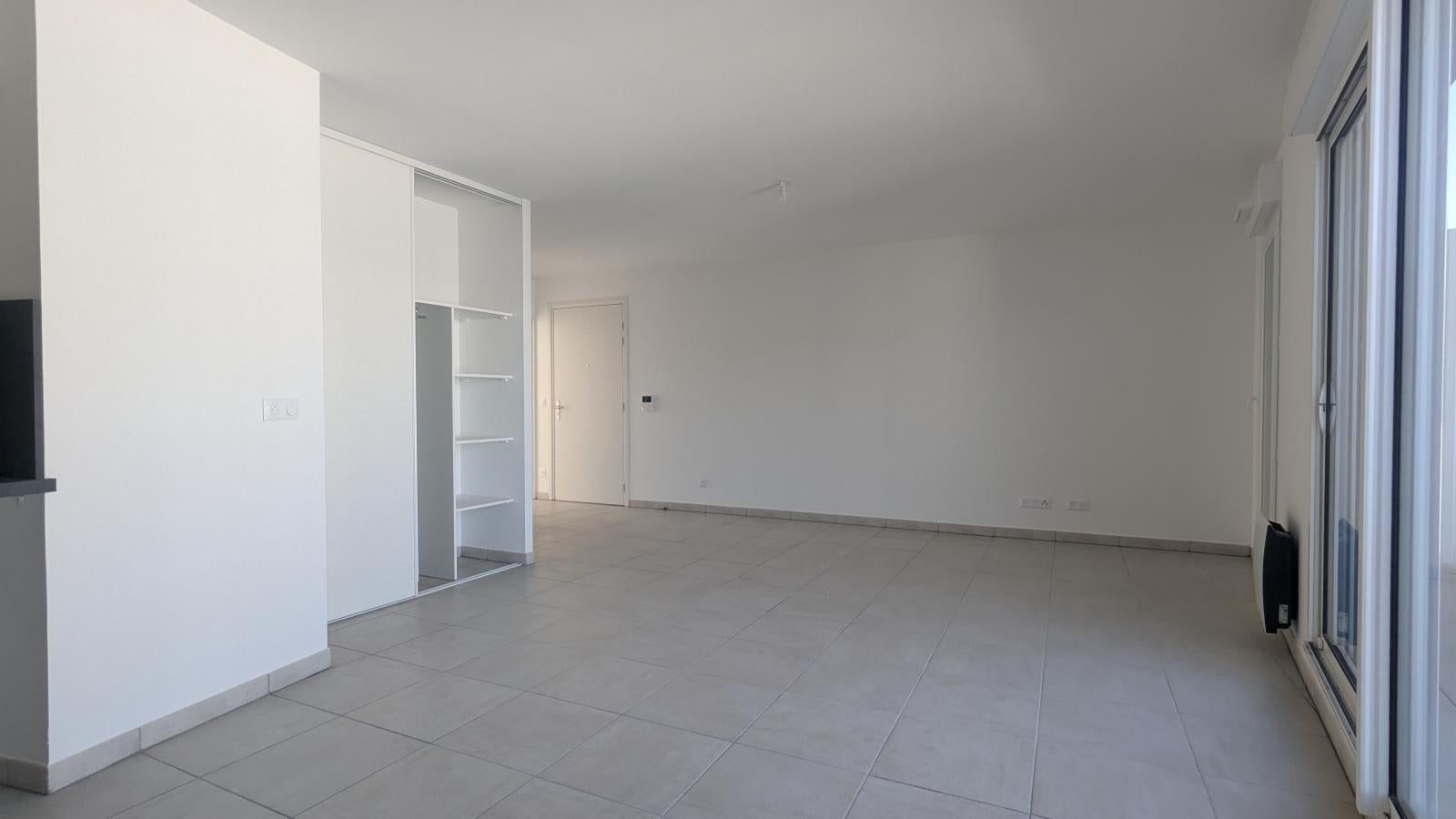 Flat Allée Johny Halliday in Marseille