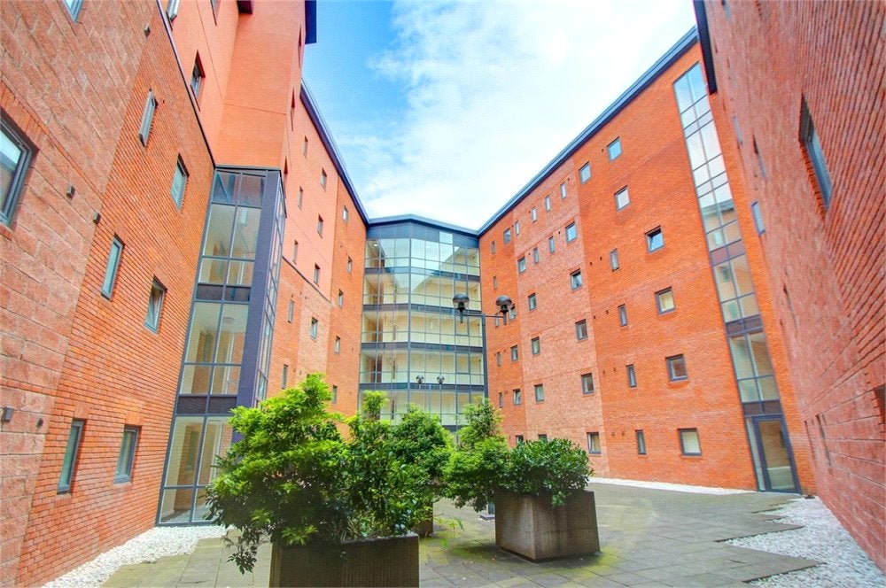 Flat Melbourne Street in Newcastle upon Tyne