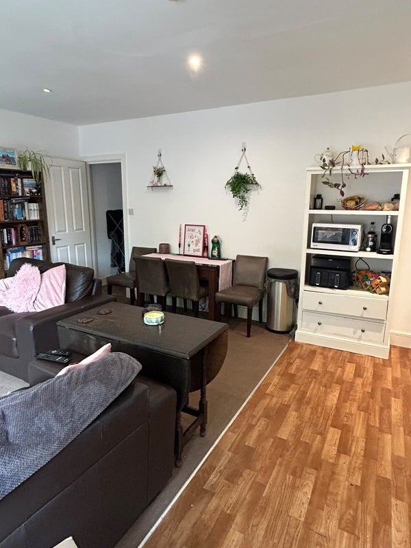 Room Mantilla Road in Greater London