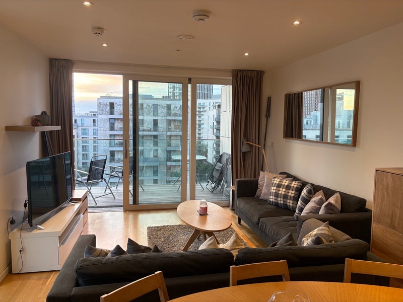Room Mirabelle Gardens in Greater London