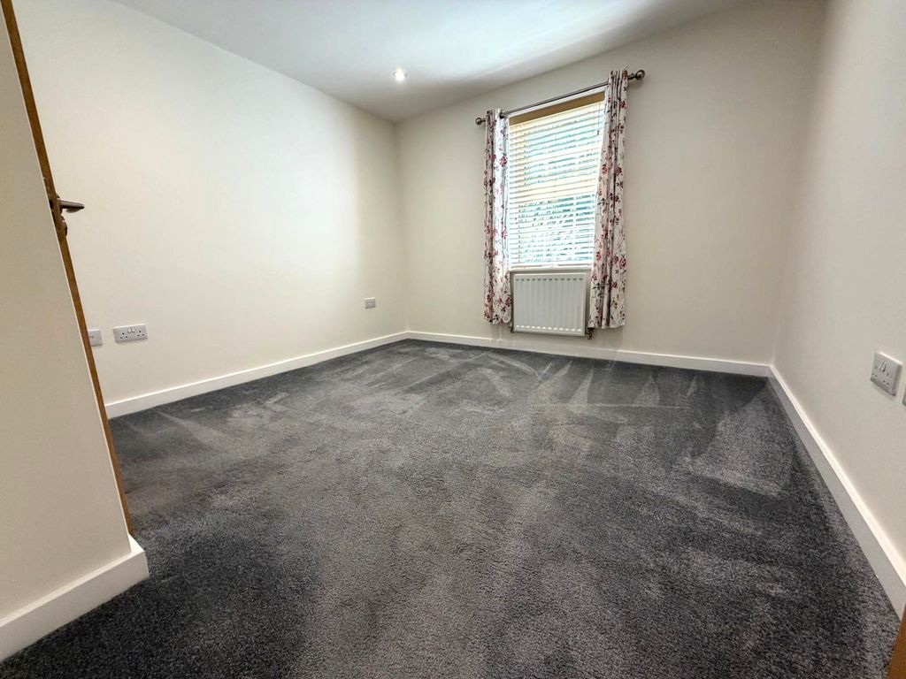 Flat Footpath HO6 in Munstone
