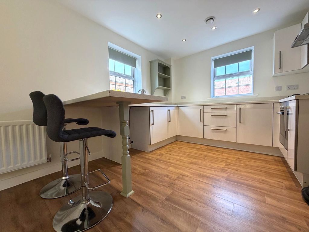 Flat Footpath HO6 in Munstone