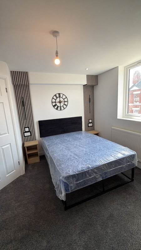 Room Carmelite Road in Coventry