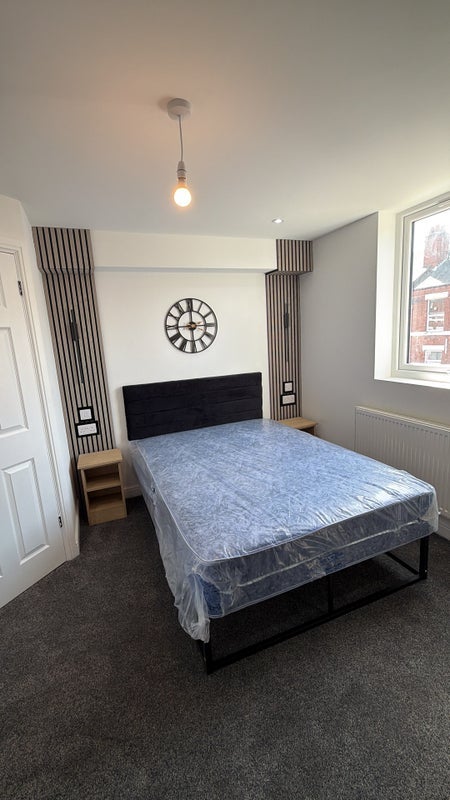 Room Carmelite Road in Coventry