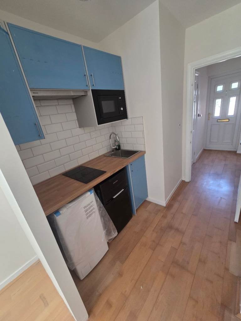 Flat Tockley Road in Burnham