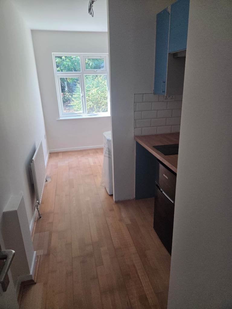 Flat Tockley Road in Burnham